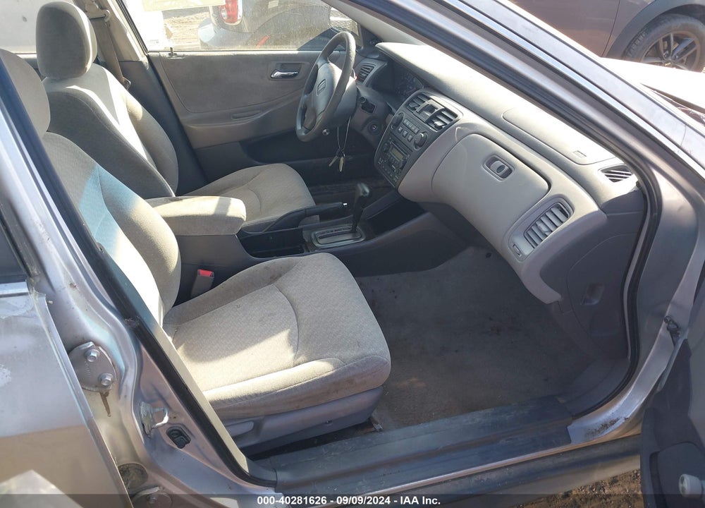 2002 HONDA ACCORD 2.3 VP VIN: 1HGCF86632A071892