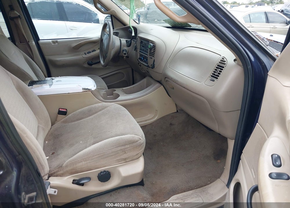 2001 FORD EXPEDITION XLT VIN: 1FMRU15L01LB35916