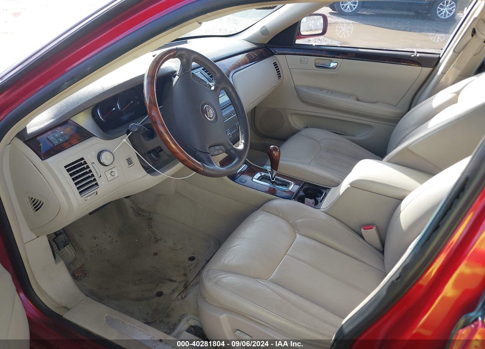 2011 CADILLAC DTS LUXURY COLLECTION VIN: 1G6KD5E61BU102445