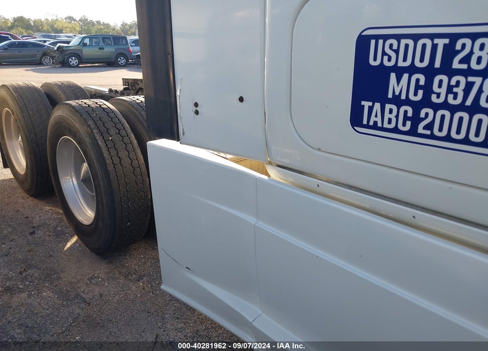 2013 FREIGHTLINER CASCADIA 125 VIN: 1FUJGLDR7DLBV1895
