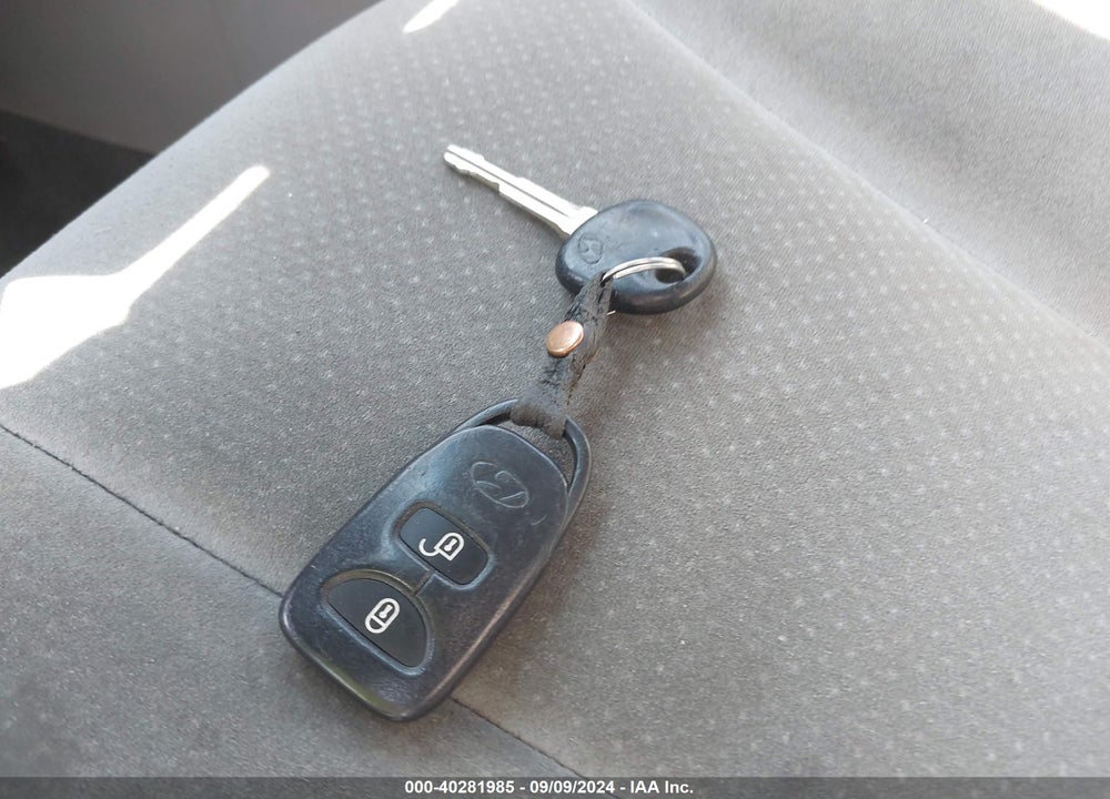 2009 HYUNDAI SANTA FE GLS VIN: 5NMSG73D99H259188