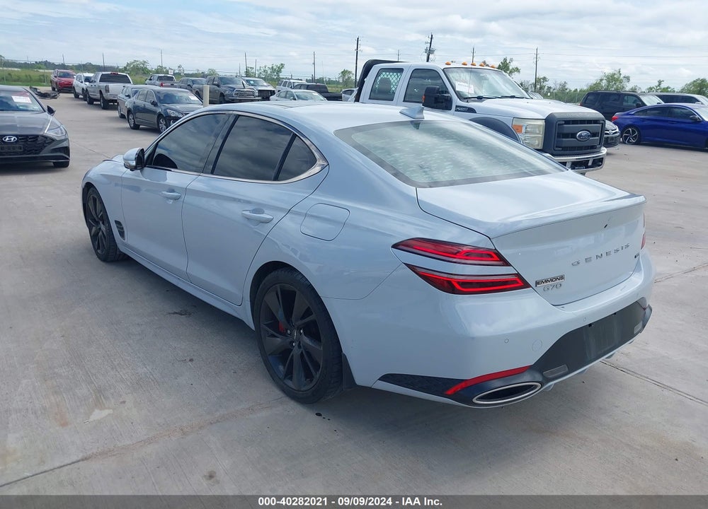 2022 GENESIS G70 3.3T RWD VIN: KMTG54TE8NU090305