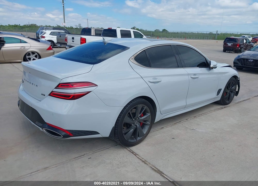 2022 GENESIS G70 3.3T RWD VIN: KMTG54TE8NU090305