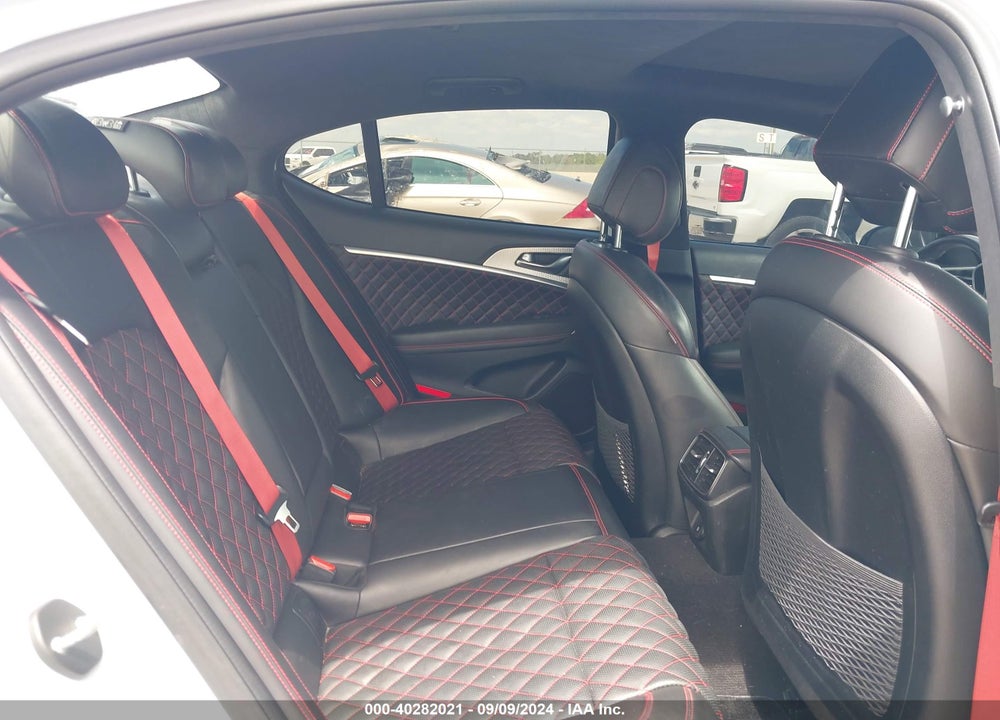 2022 GENESIS G70 3.3T RWD VIN: KMTG54TE8NU090305