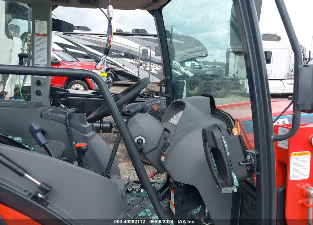 2023 KIOTI SN6010 TRACTOR AND KL5810 LOADER VIN: PA5EA0091