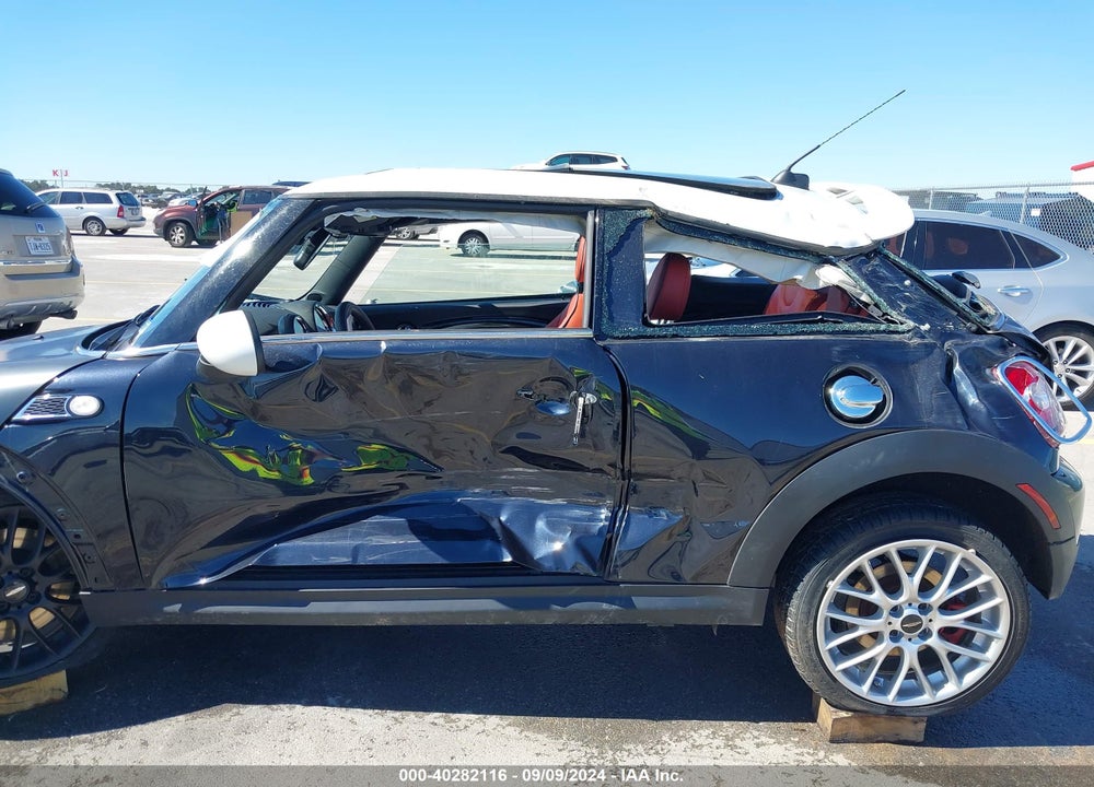 2009 MINI JOHN COOPER WORKS VIN: WMWMF93549TF96396