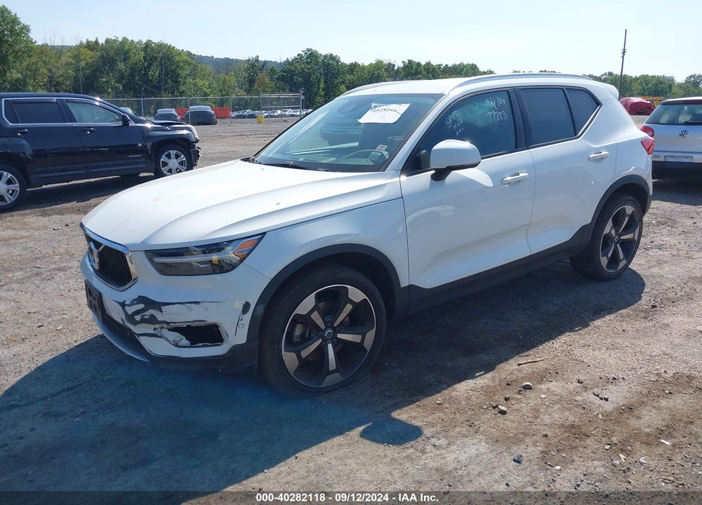 2019 VOLVO XC40 T4 MOMENTUM VIN: YV4AC2HK3K2054507