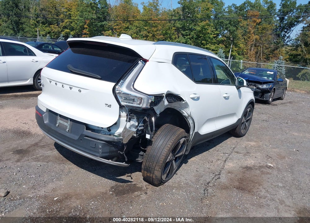 2019 VOLVO XC40 T4 MOMENTUM VIN: YV4AC2HK3K2054507