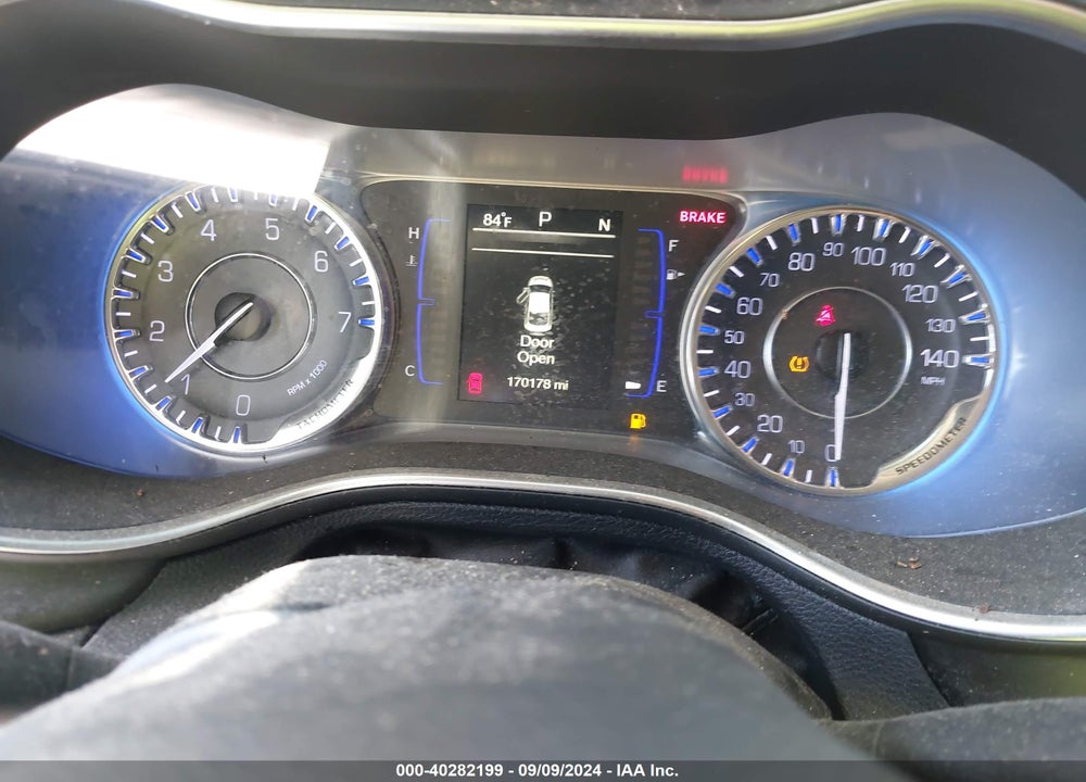2017 CHRYSLER 200 LIMITED PLATINUM VIN: 1C3CCCABXHN501101