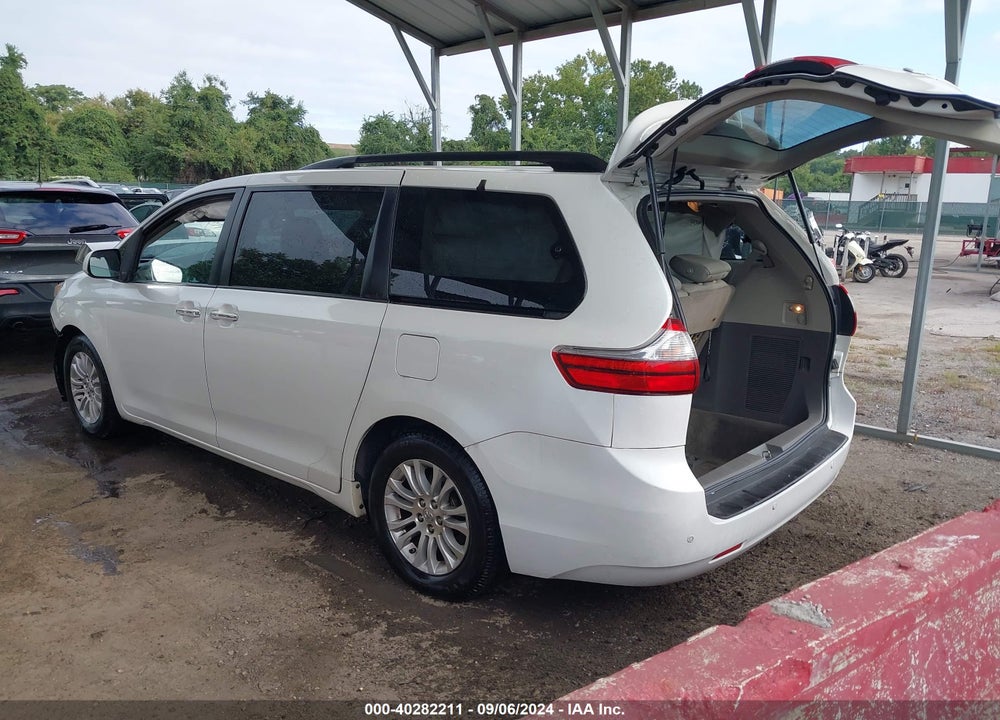 2015 TOYOTA SIENNA XLE 8 PASSENGER VIN: 5TDYK3DC7FS649772