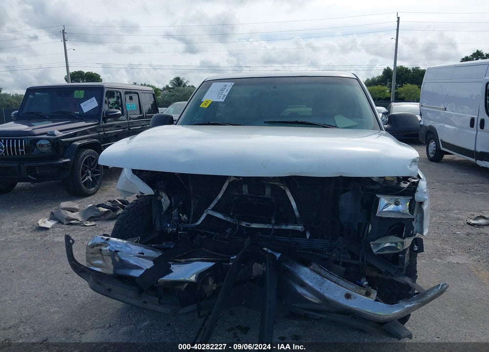 2002 CHEVROLET SUBURBAN 1500 LS VIN: 1GNEC16Z22J154044