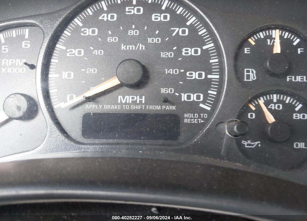 2002 CHEVROLET SUBURBAN 1500 LS VIN: 1GNEC16Z22J154044