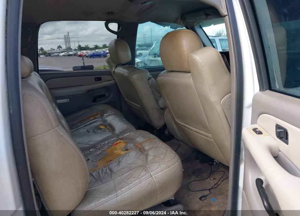 2002 CHEVROLET SUBURBAN 1500 LS VIN: 1GNEC16Z22J154044