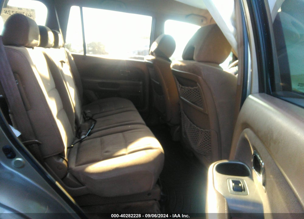2006 HONDA PILOT EX VIN: 2HKYF18496H505464