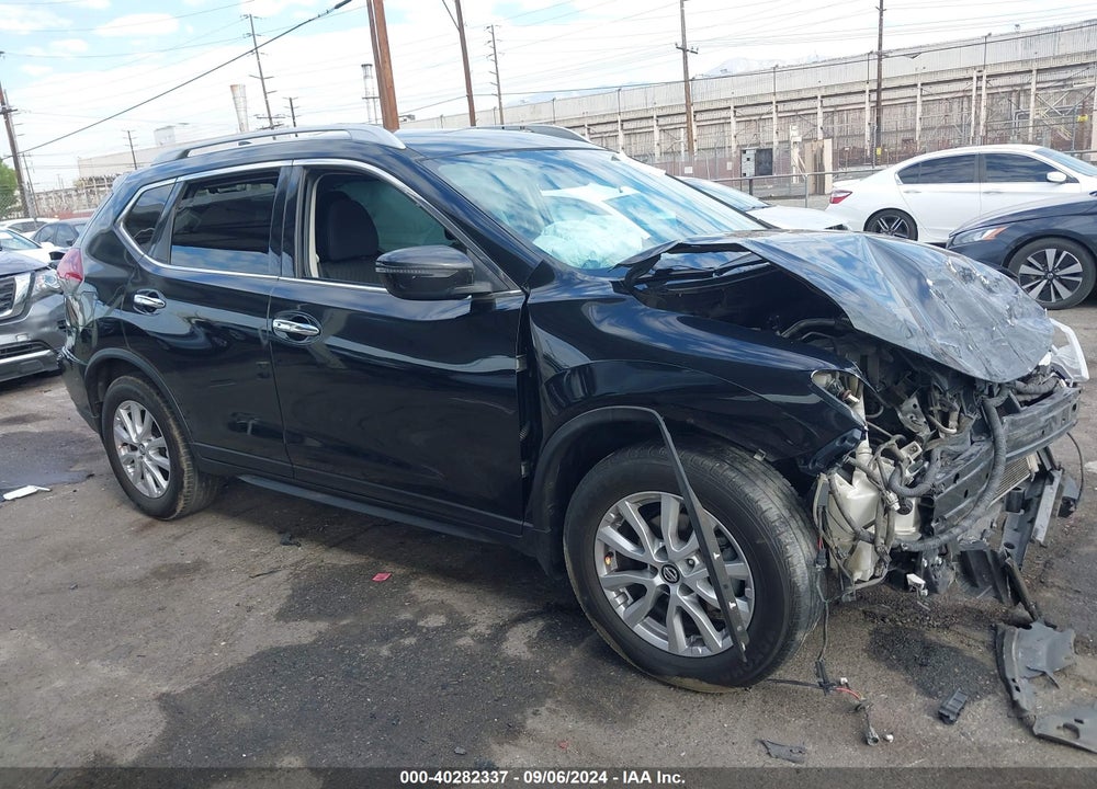 2018 NISSAN ROGUE SV VIN: KNMAT2MT5JP602817