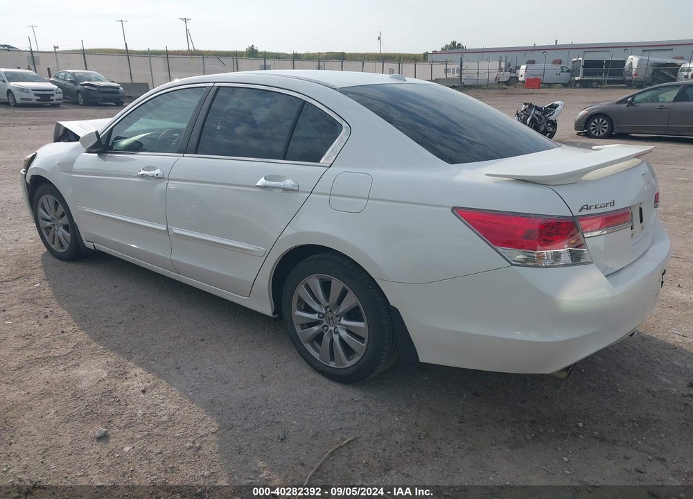 2012 HONDA ACCORD VIN: 1HGCP3F88CA039555