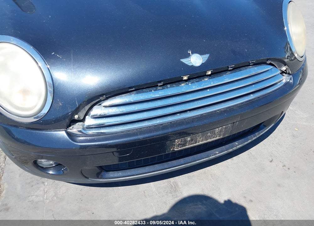 2008 MINI COOPER VIN: WMWMF33528TT65957