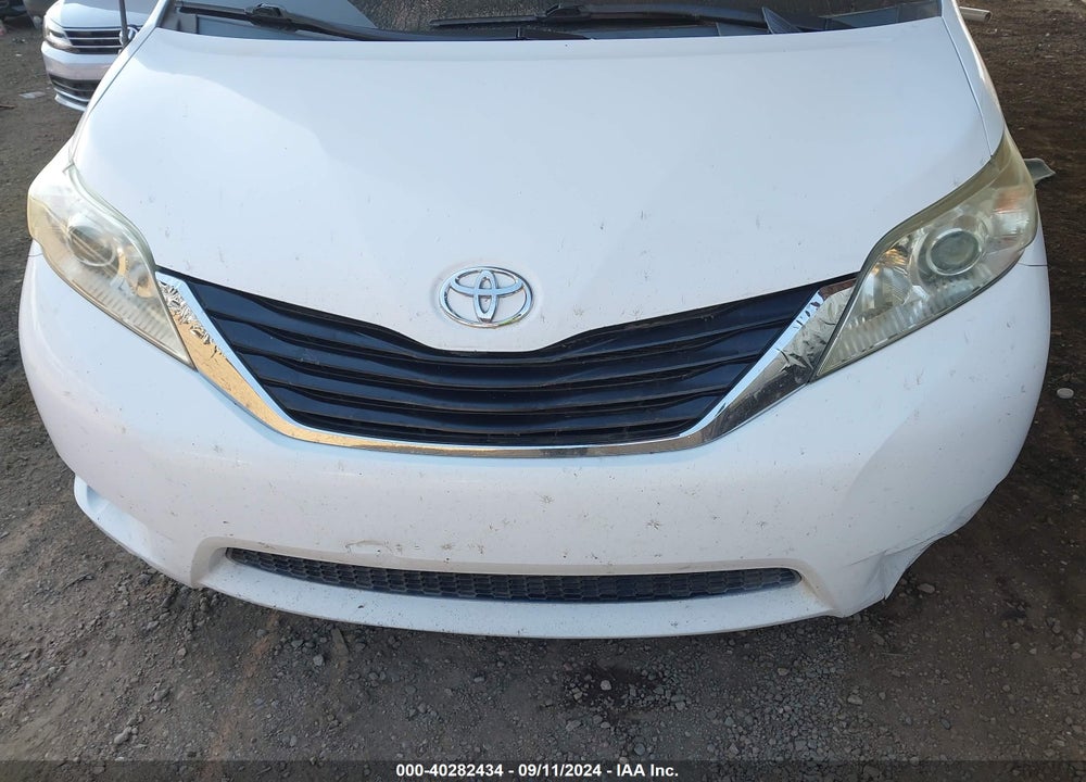 2011 TOYOTA SIENNA LE VIN: 5TDJK3DC2BS004555