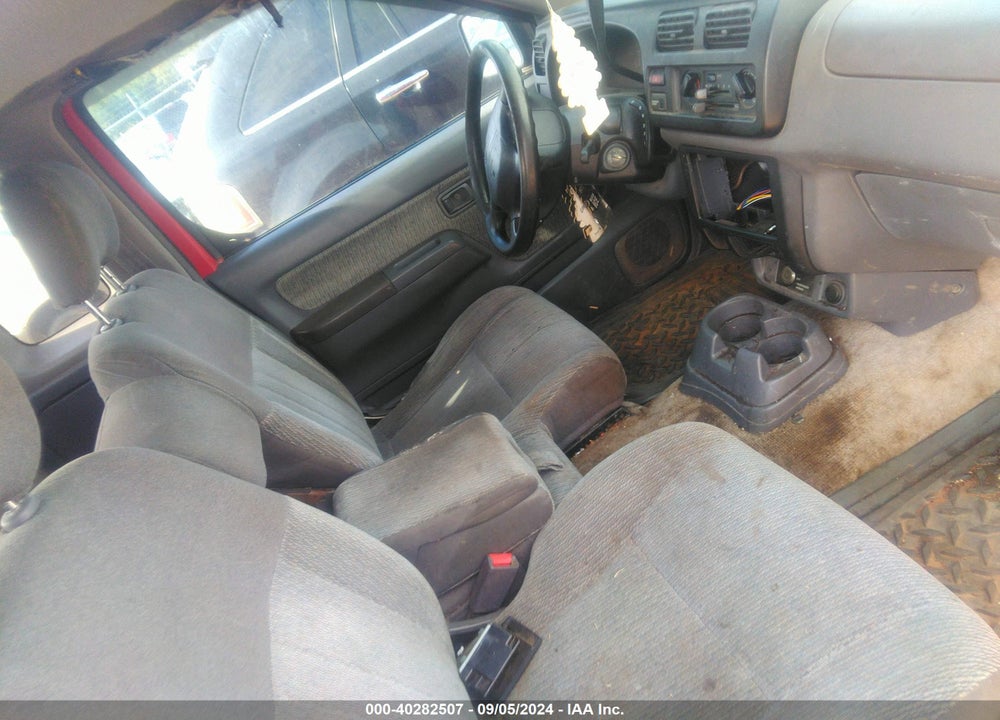 1999 NISSAN FRONTIER SE/XE VIN: 1N6DD26S7XC340200