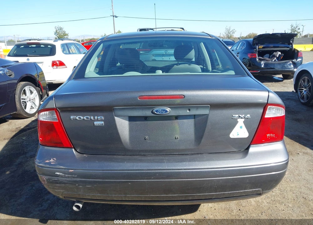 2005 FORD FOCUS ZX4 VIN: 1FAFP34N45W241535