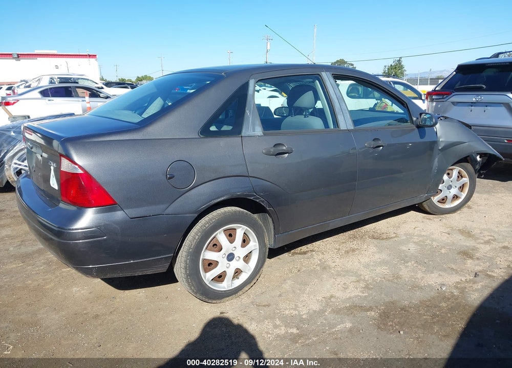 2005 FORD FOCUS ZX4 VIN: 1FAFP34N45W241535