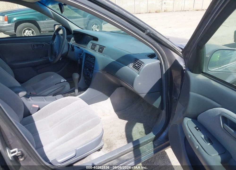 1999 TOYOTA CAMRY CE VIN: 4T1BG22K4XU472070