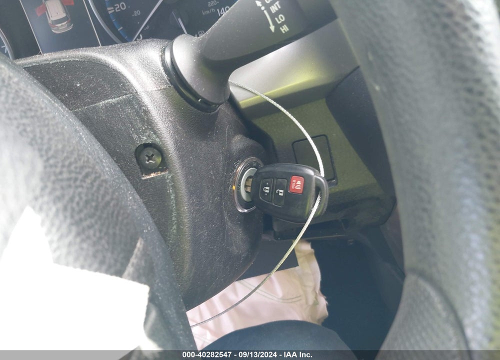 2018 TOYOTA RAV4 LE VIN: 2T3ZFREV7JW417689