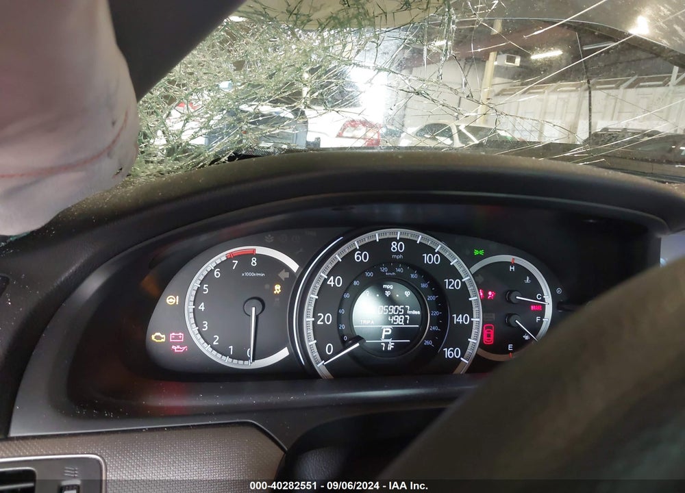 2015 HONDA ACCORD VIN: 1HGCR2F30FA064060