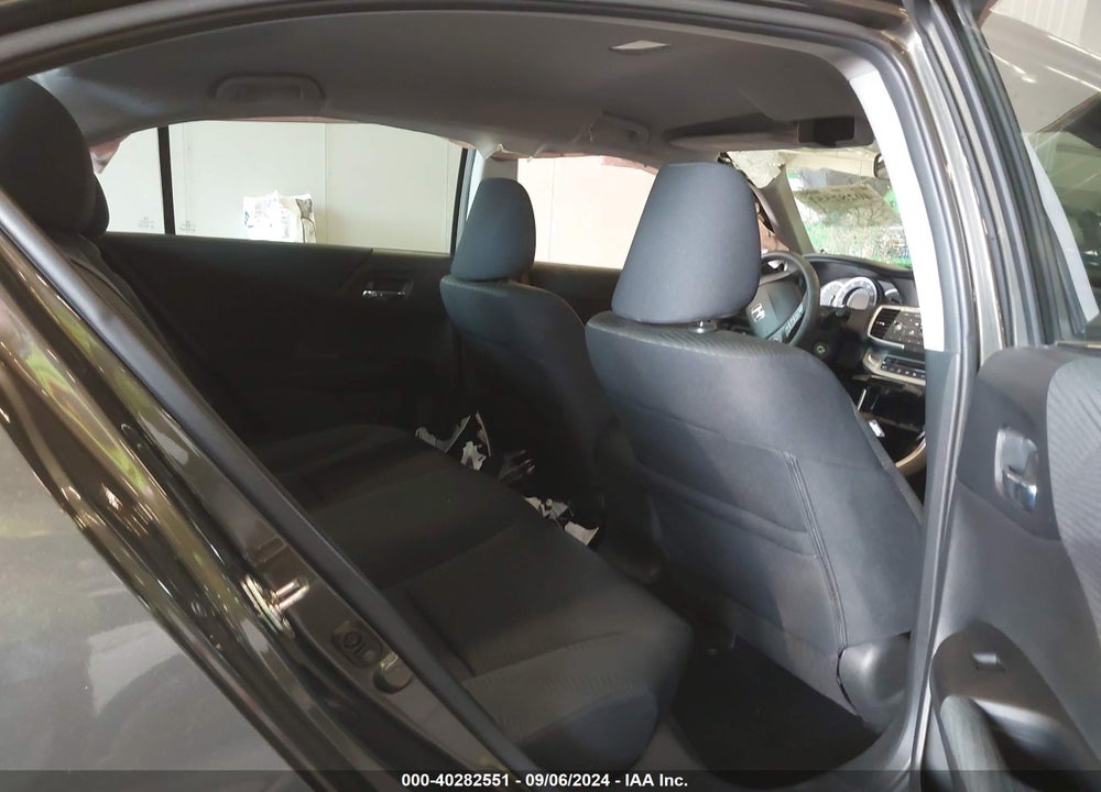 2015 HONDA ACCORD VIN: 1HGCR2F30FA064060