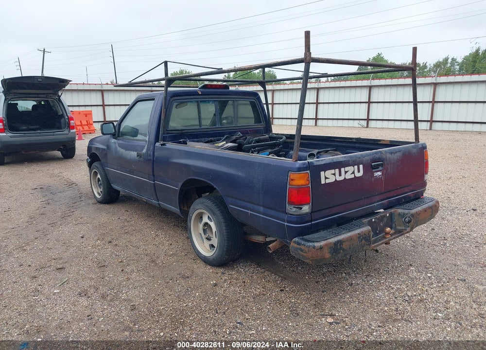 1995 ISUZU CONVENTIONAL SHORT BED VIN: JAACL11L0S7204589