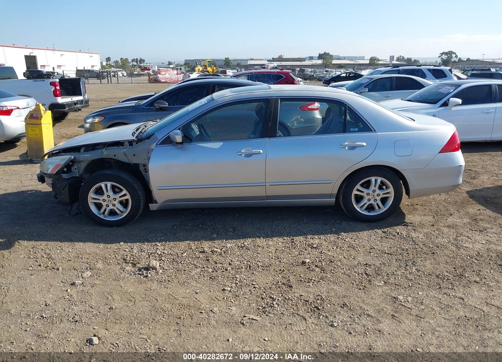 2007 HONDA ACCORD 2.4 EX VIN: JHMCM56847C004541