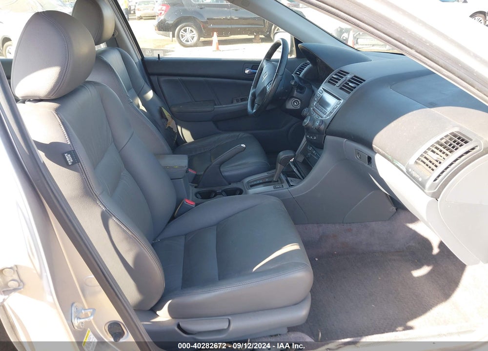 2007 HONDA ACCORD 2.4 EX VIN: JHMCM56847C004541