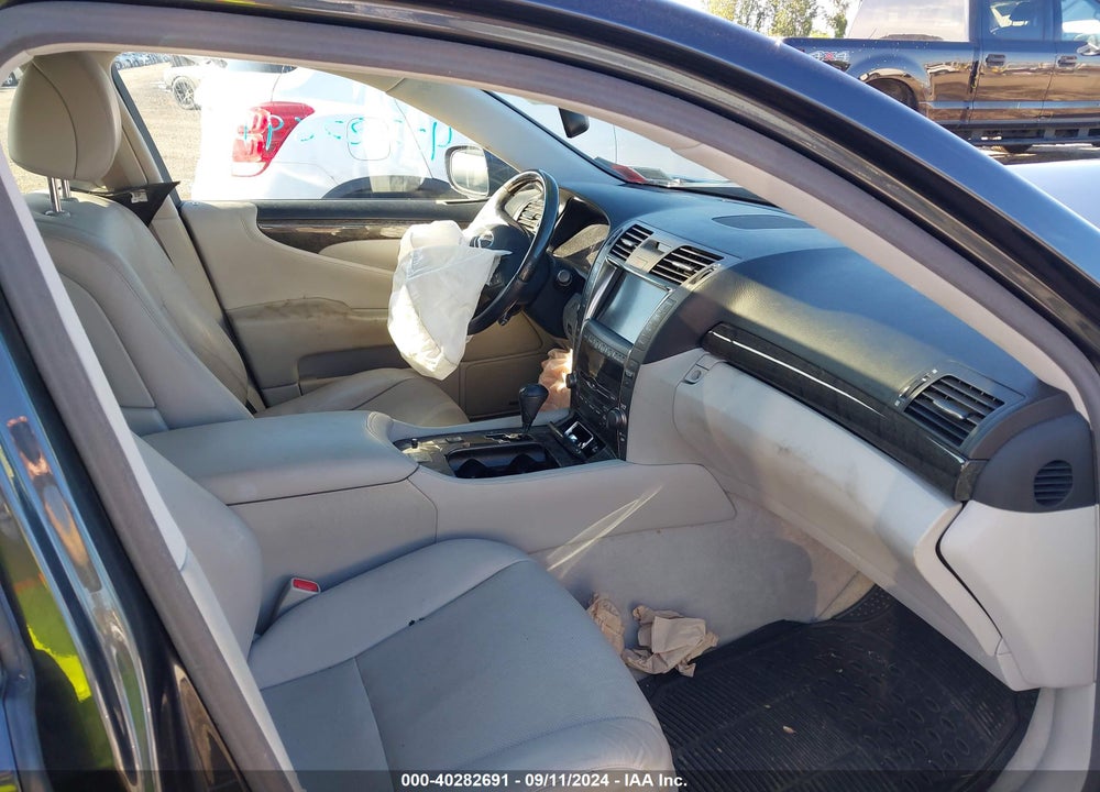 2008 LEXUS LS 460 VIN: JTHBL46F585079911