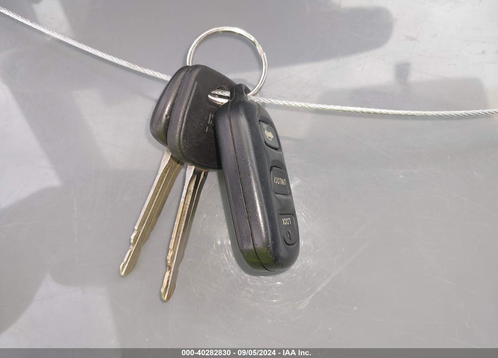 2003 TOYOTA CAMRY SE VIN: 4T1BE32K23U761938