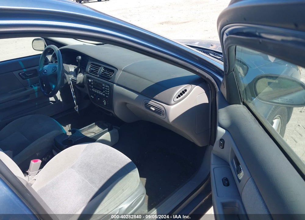 2001 FORD TAURUS SES VIN: 1FAFP55U31G133879