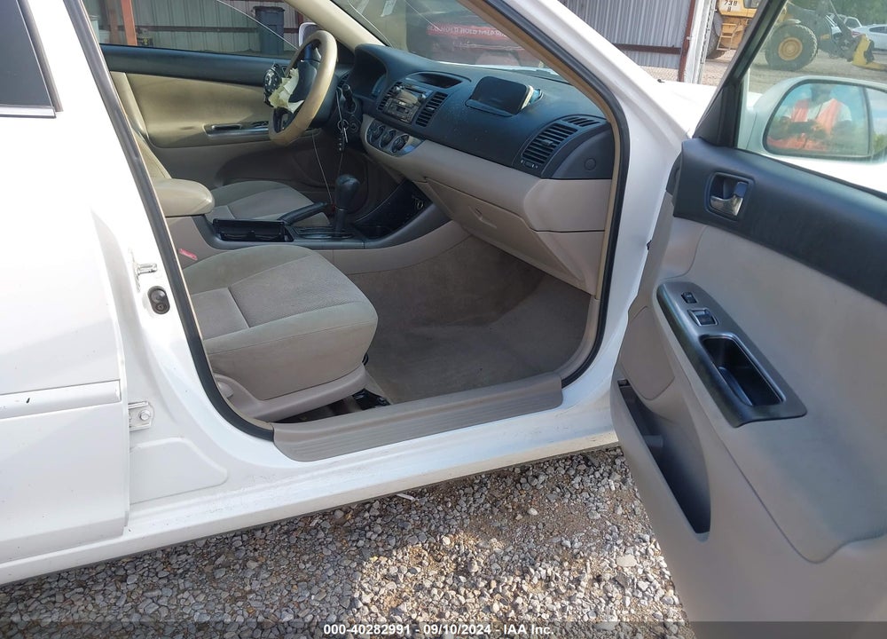2002 TOYOTA CAMRY SE VIN: 4T1BE32K92U096597
