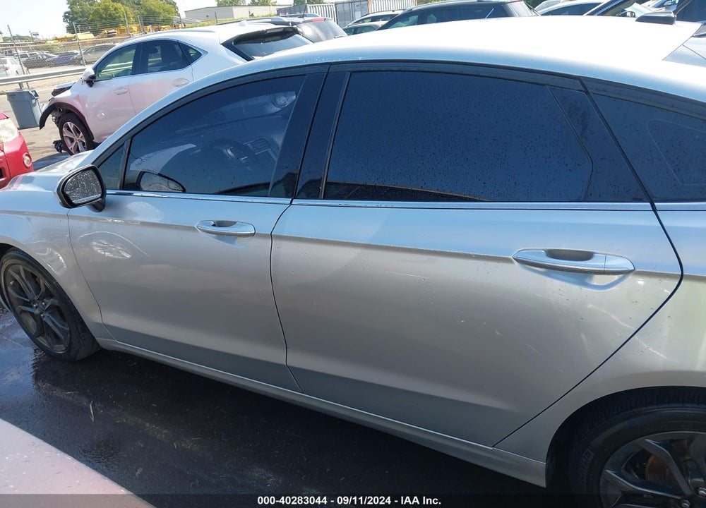 2018 FORD FUSION SE VIN: 3FA6P0HD0JR261911