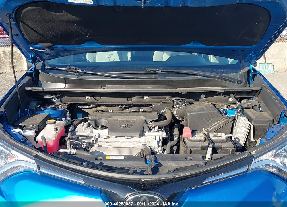 2018 TOYOTA RAV4 XLE VIN: 2T3RFREV3JW837871