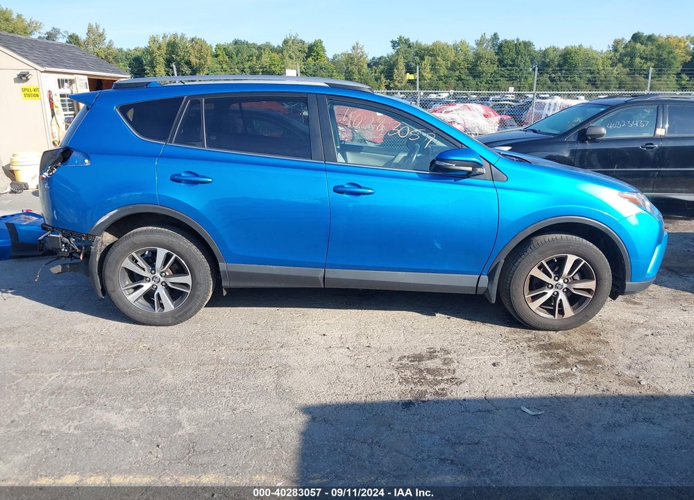 2018 TOYOTA RAV4 XLE VIN: 2T3RFREV3JW837871