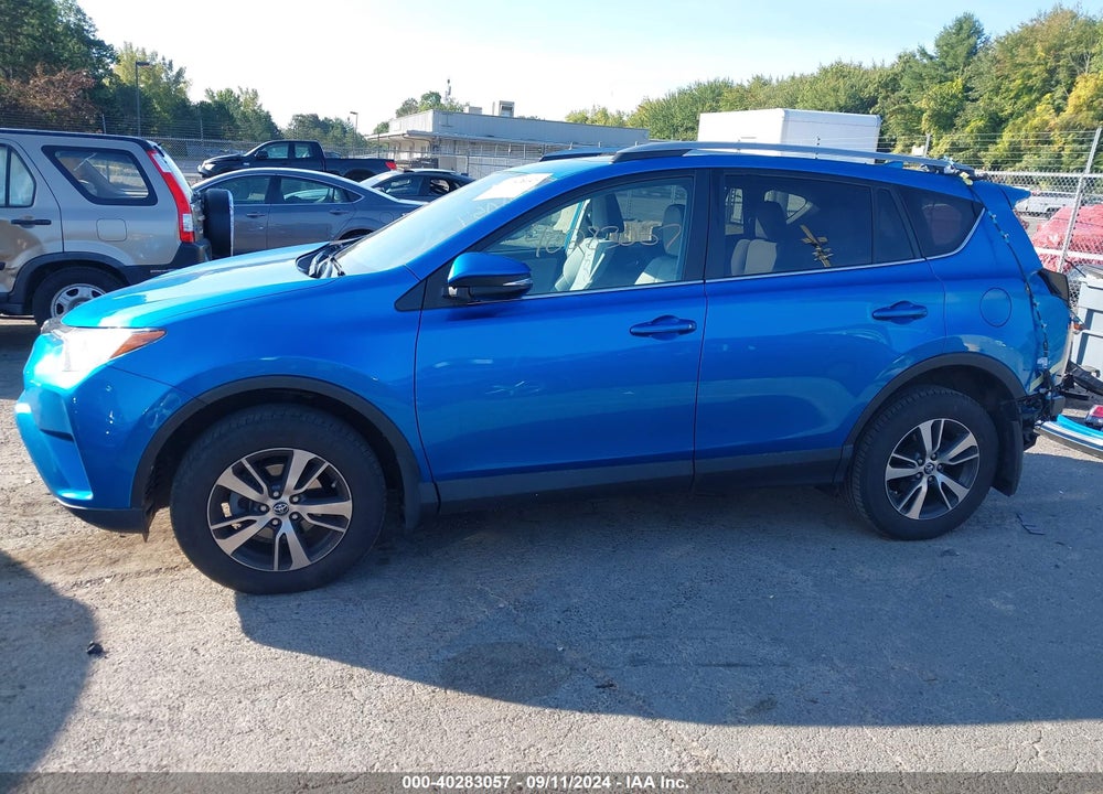 2018 TOYOTA RAV4 XLE VIN: 2T3RFREV3JW837871