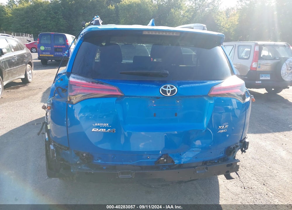 2018 TOYOTA RAV4 XLE VIN: 2T3RFREV3JW837871