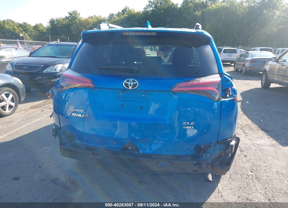2018 TOYOTA RAV4 XLE VIN: 2T3RFREV3JW837871