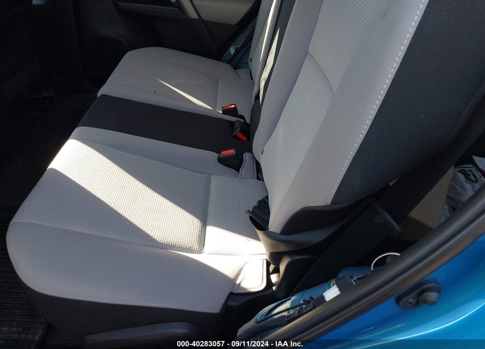2018 TOYOTA RAV4 XLE VIN: 2T3RFREV3JW837871