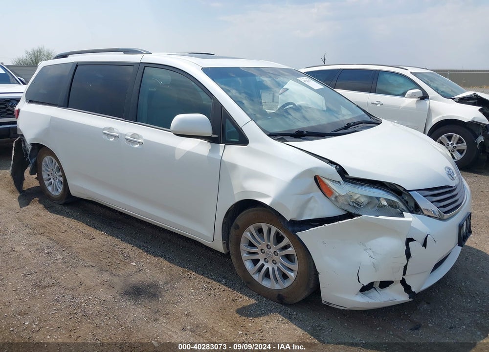 2017 TOYOTA SIENNA XLE 8 PASSENGER VIN: 5TDYZ3DC7HS857097