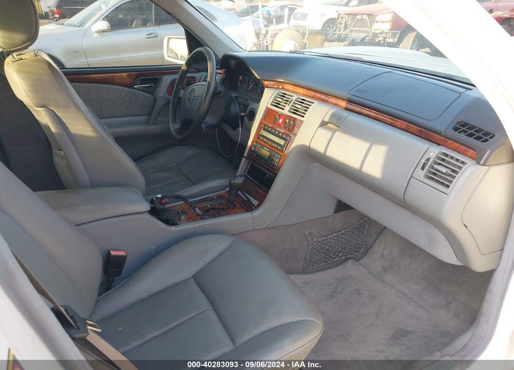 1999 MERCEDES-BENZ E 320 VIN: WDBJF65H6XA747223