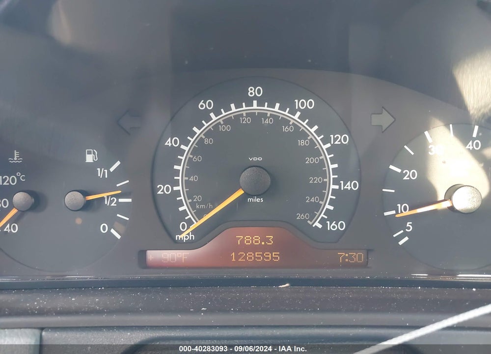 1999 MERCEDES-BENZ E 320 VIN: WDBJF65H6XA747223
