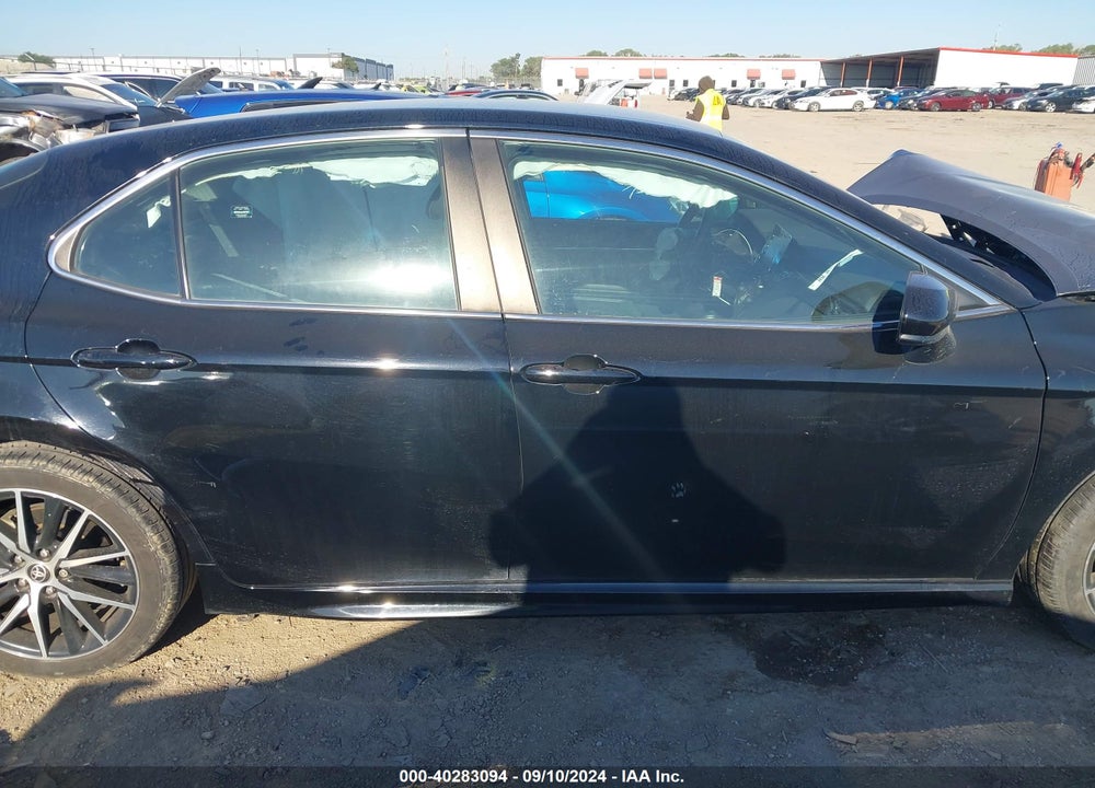 2021 TOYOTA CAMRY SE VIN: 4T1G11AK2MU576085