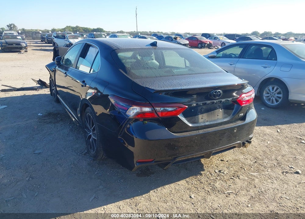 2021 TOYOTA CAMRY SE VIN: 4T1G11AK2MU576085