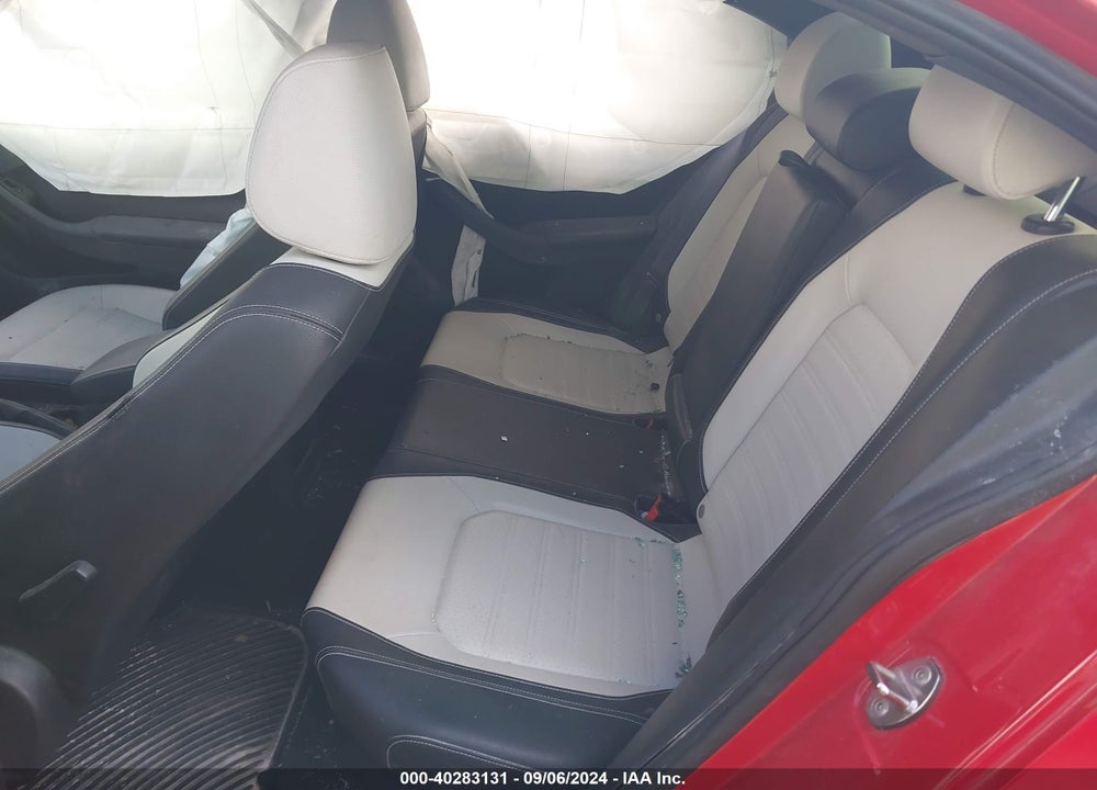 2017 VOLKSWAGEN JETTA 1.8T SPORT VIN: 3VWD17AJXHM391887
