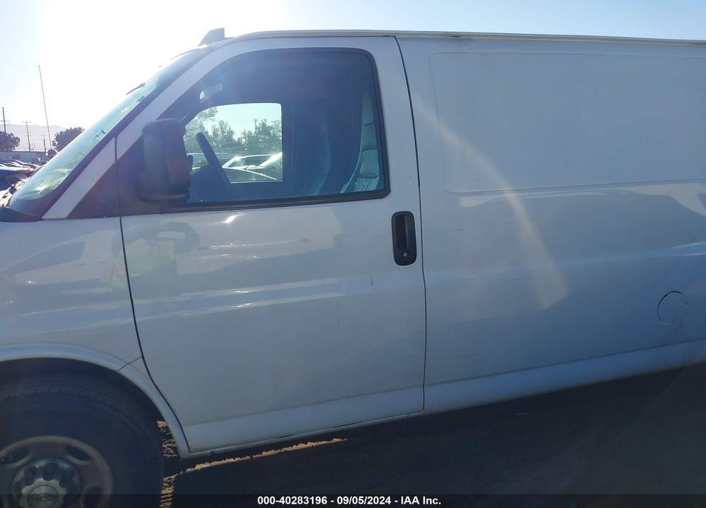 2018 CHEVROLET EXPRESS 2500 VIN: 1GCWGBFP2J1333818